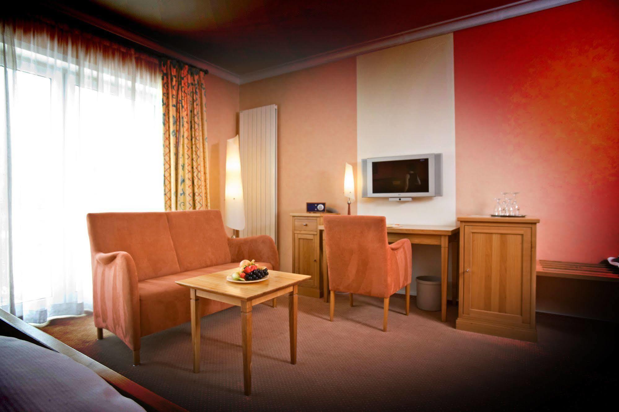 Hotel Sonne Rheda-Wiedenbrueck Exterior photo